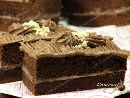 Бисквитное пирожное с масляно-шоколадным кремом рецепт | Кашевар